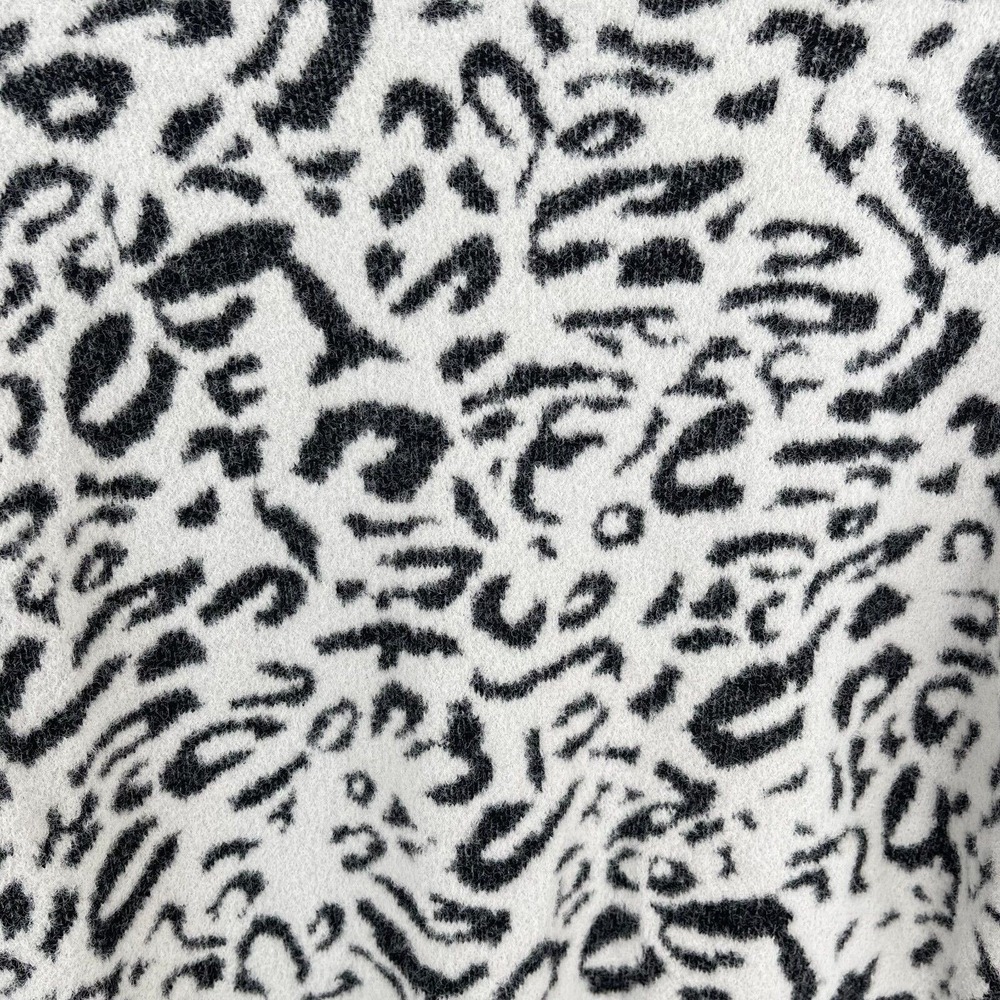 Chico's Leopard Print Long Cardigan 1/M Gray Pockets Cozy Boho Neutral Layering - Picture 11 of 15
